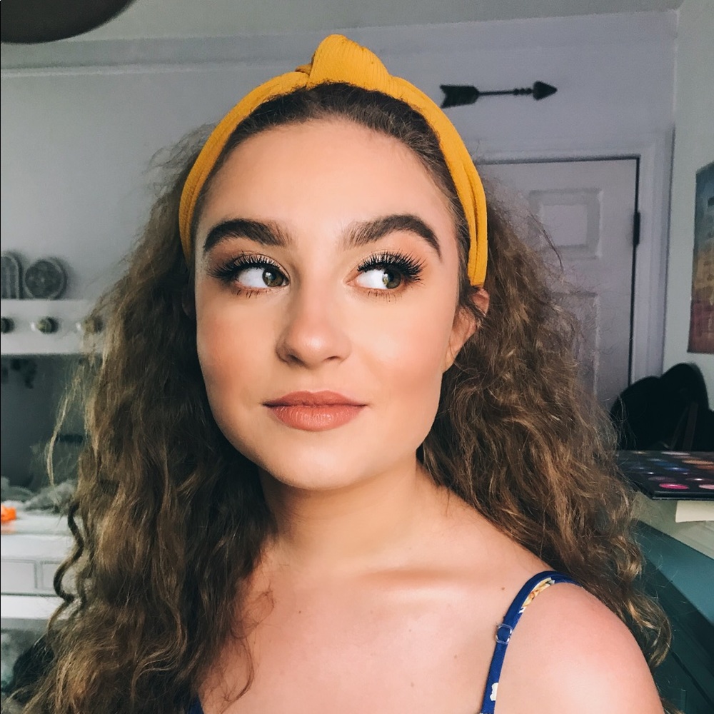 Meet your Posher, Myiah